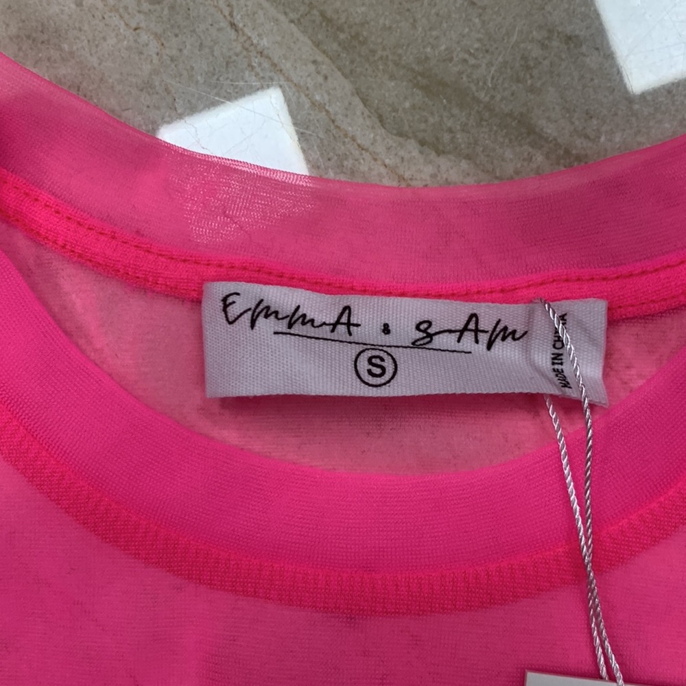 EMMA & SAM MESH CROPPED SHORT SLEEVE TOP LAYERING IN HOT PINK SZ SMALL, MEDIUM - Picture 8 of 14